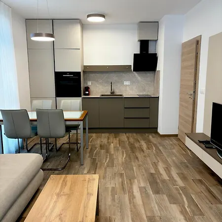 Azur Deluxе סנט קונסטנטין והלנה